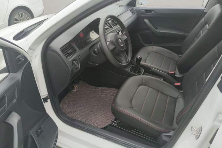 Used Volkswagen Santana 2015 1.4L Manual Fashion Edition Driver Seat