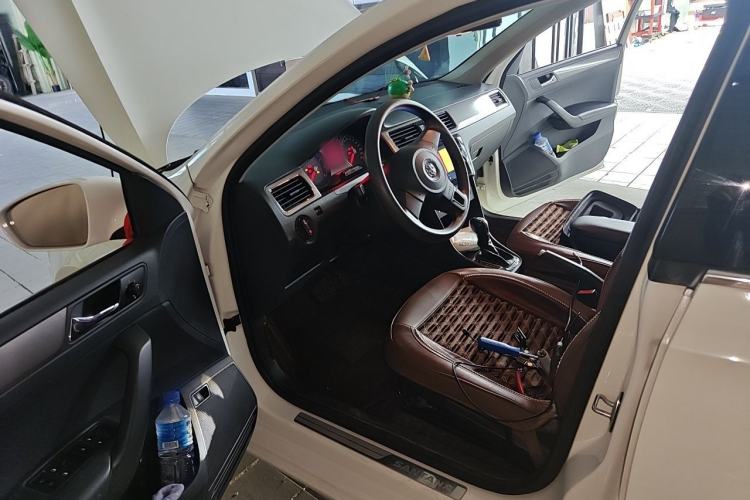 Used Volkswagen Santana 2015 1.6L Automatic Comfort Edition Driver Seat