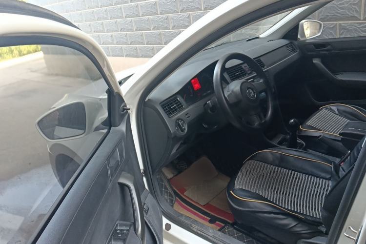 Used Volkswagen Santana 2015 1.6L Manual Fashion Edition Driver Seat
