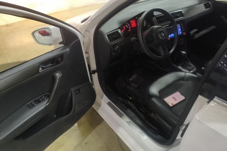 Used Volkswagen Santana 2015 1.6L Automatic Comfort Edition Driver Seat