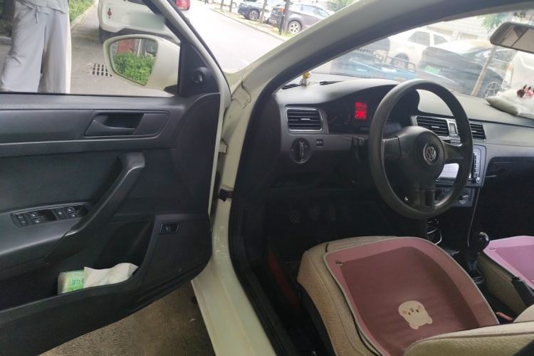 Used Volkswagen Santana 2015 1.6L Manual Fashion Edition Driver Seat