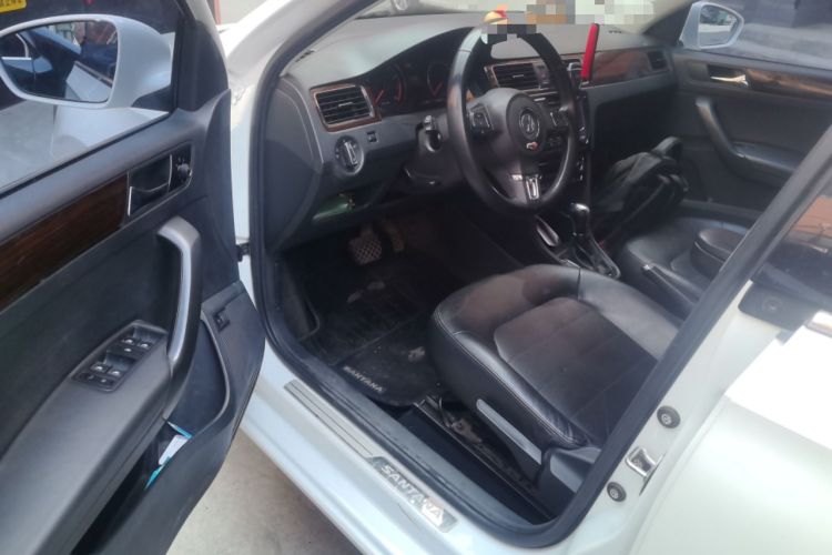 Used Volkswagen Santana 2015 1.6L Automatic Luxury Edition Driver Seat