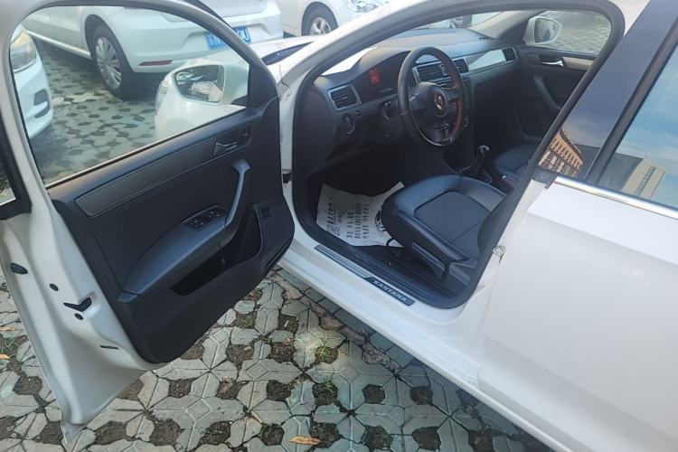Used Volkswagen Santana 2015 1.6L Manual Comfort Edition Driver Seat