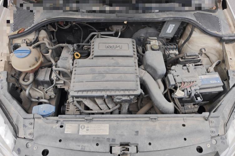 Used Volkswagen Santana 2015 1.6L Automatic Fashion Edition Engine Bay