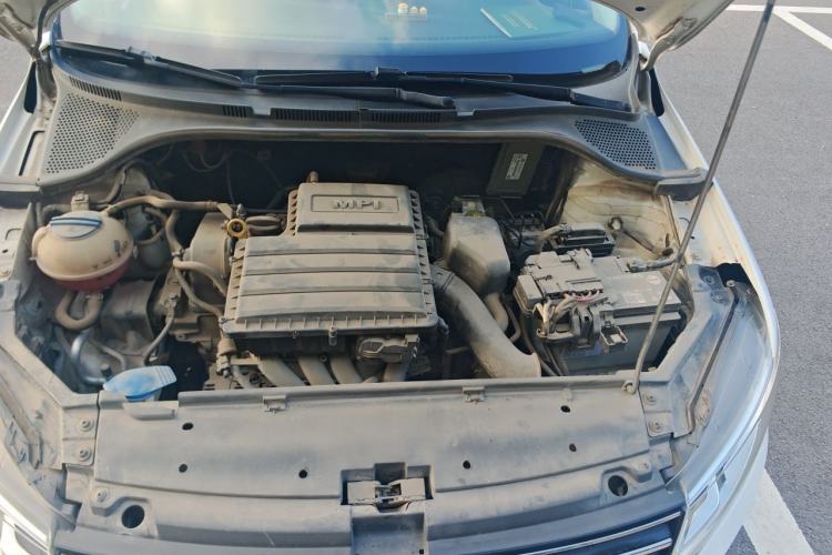 Used Volkswagen Santana 2015 Haval H6 1.6L Automatic Comfort Model Engine Bay