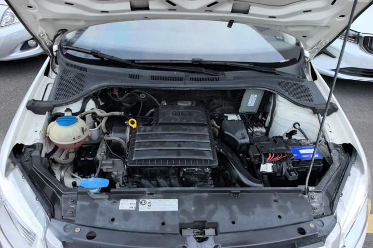Used Volkswagen Santana 2015 1.4L Manual Fashion Edition Engine Bay
