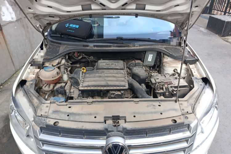Used Volkswagen Santana 2015 1.4L Manual Comfort Edition Engine Bay