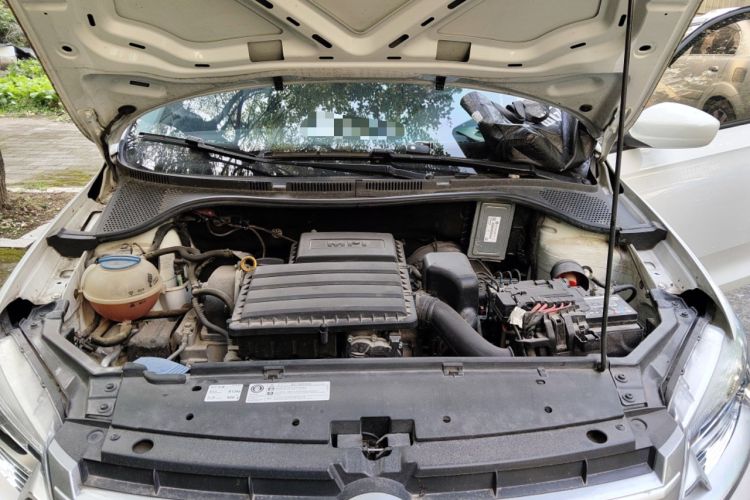 Used Volkswagen Santana 2015 1.4L Manual Fashion Edition Engine Bay