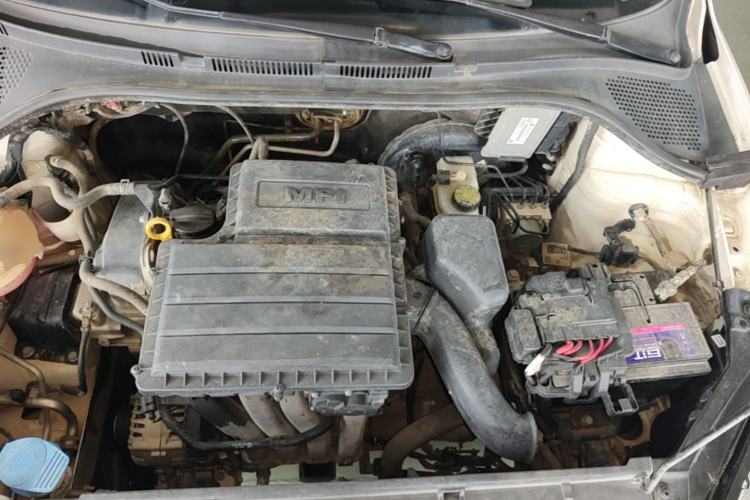 Used Volkswagen Santana 2015 1.6L Manual Comfort Edition Engine Bay
