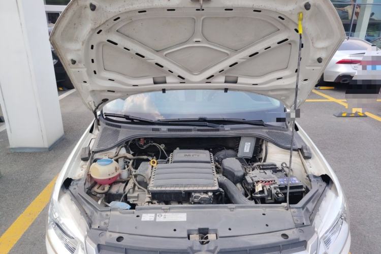 Used Volkswagen Santana 2015 1.6L Automatic Comfort Edition Engine Bay
