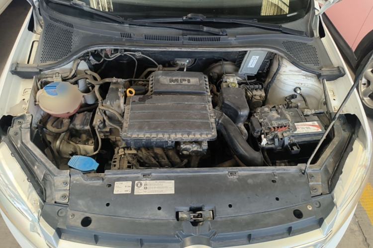 Used Volkswagen Santana 2015 1.4L Manual Fashion Edition Engine Bay