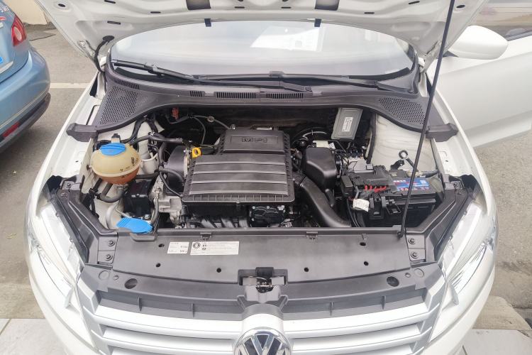Used Volkswagen Santana 2015 1.4L Manual Fashion Edition Engine Bay