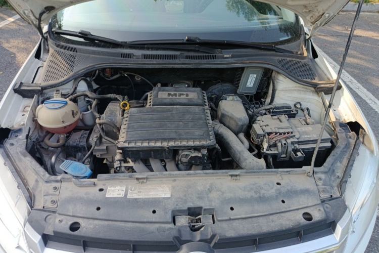 Used Volkswagen Santana 2015 1.6L Automatic Comfort Edition Engine Bay