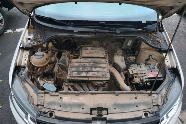 Used Volkswagen Santana 2015 HaoNa 1.6L Manual Fashion Edition Engine Bay