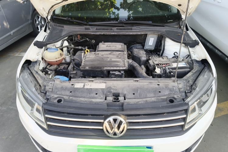 Used Volkswagen Santana 2015 HaoNa 1.6L Manual Fashion Edition Engine Bay