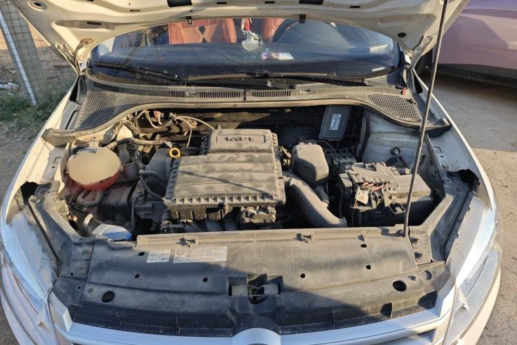 Used Volkswagen Santana 2015 1.4L Manual Fashion Edition Engine Bay