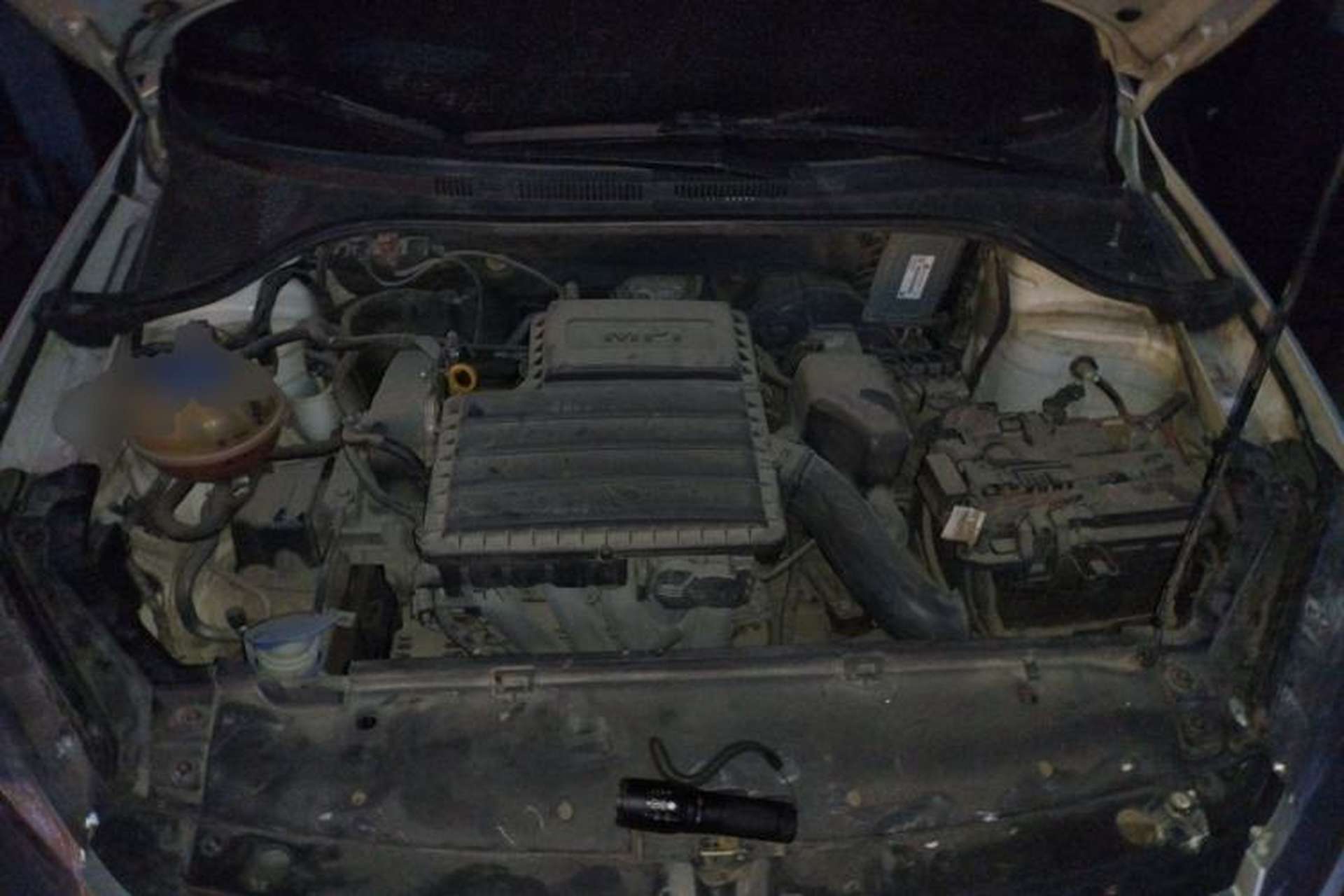Used Volkswagen Santana 2015 1.6L Manual Fashion Edition Engine Bay