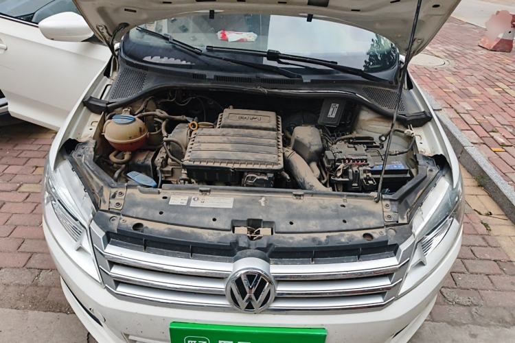 Used Volkswagen Santana 2015 1.6L Automatic Comfort Edition Engine Bay