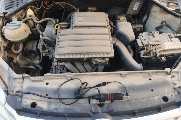 Used Volkswagen Santana 2015 1.6L Manual Fashion Edition Engine Bay