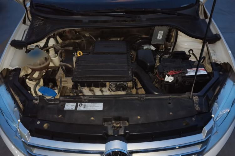 Used Volkswagen Santana 2015 1.6L Automatic Comfort Edition Engine Bay