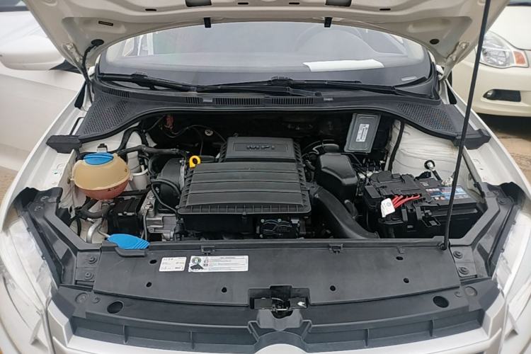 Used Volkswagen Santana 2015 1.4L Manual Fashion Edition Engine Bay