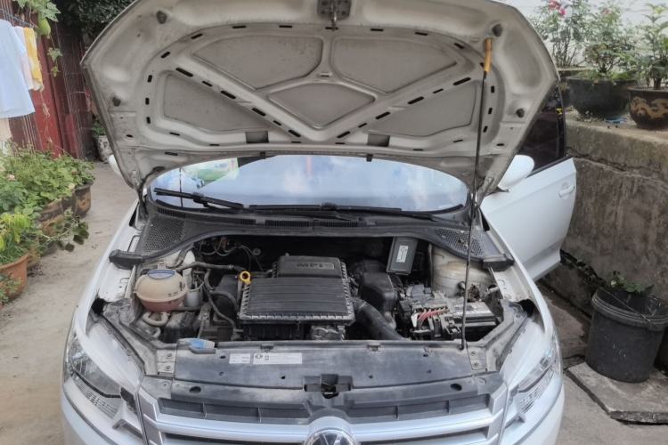 Used Volkswagen Santana 2015 1.4L Manual Fashion Edition Engine Bay
