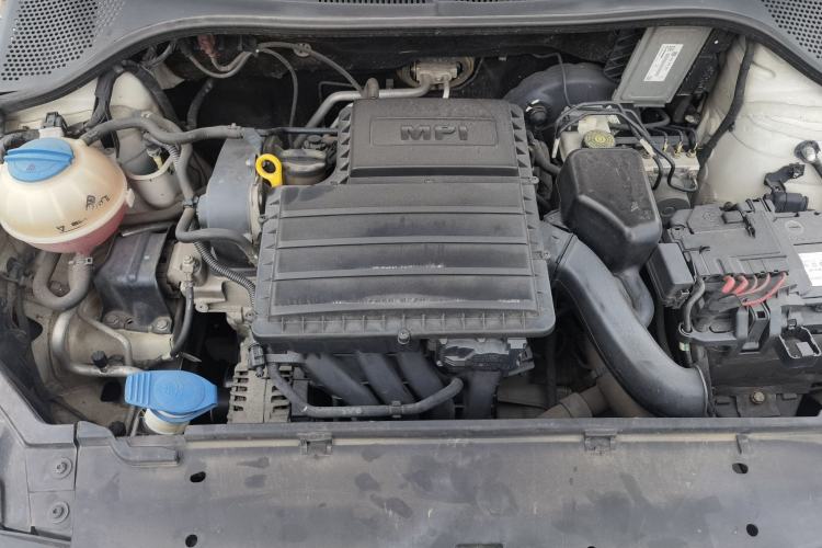 Used Volkswagen Santana 2015 1.4L Manual Comfort Edition Engine Bay