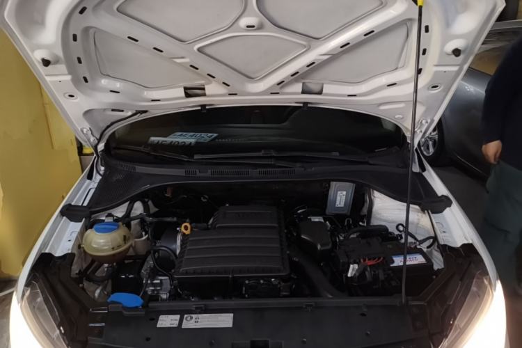 Used Volkswagen Santana 2015 Haval H6 1.6L Automatic Luxury Model Engine Bay