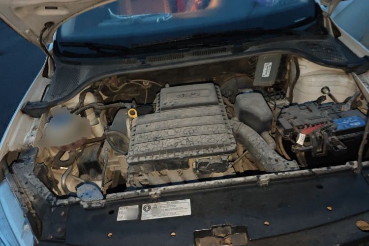 Used Volkswagen Santana 2015 1.6L Manual Comfort Edition Engine Bay