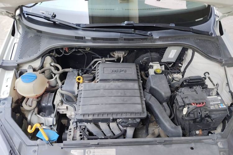 Used Volkswagen Santana 2015 Haval H6 1.6L Automatic Comfort Model Engine Bay