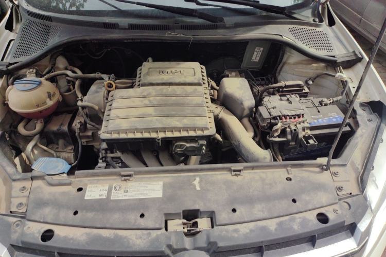 Used Volkswagen Santana 2015 1.6L Automatic Comfort Edition Engine Bay