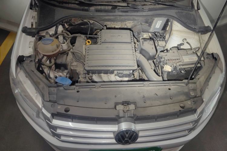 Used Volkswagen Santana 2015 1.4L Manual Fashion Edition Engine Bay