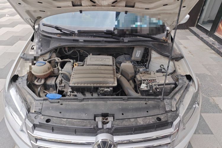 Used Volkswagen Santana 2015 1.6L Manual Comfort Edition Engine Bay