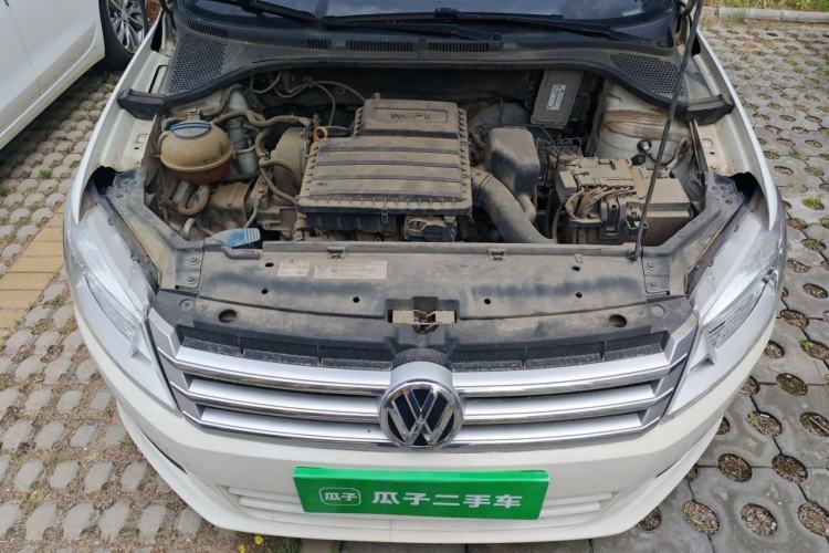 Used Volkswagen Santana 2015 1.6L Manual Comfort Edition Engine Bay