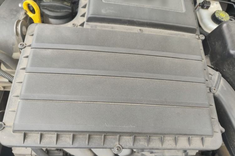 Used Volkswagen Santana 2015 1.6L Automatic Comfort Edition Engine Bay