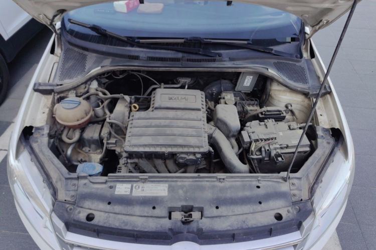 Used Volkswagen Santana 2015 1.6L Automatic Comfort Edition Engine Bay