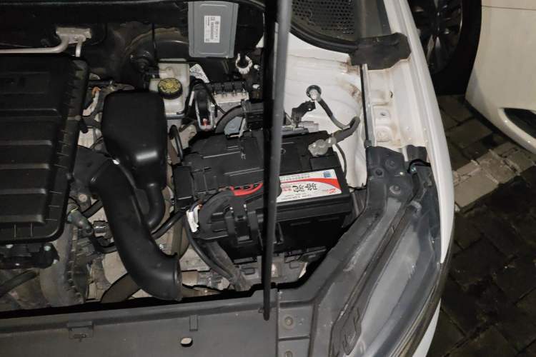 Used Volkswagen Santana 2015 Haval H6 1.6L Automatic Luxury Model Engine Bay Left