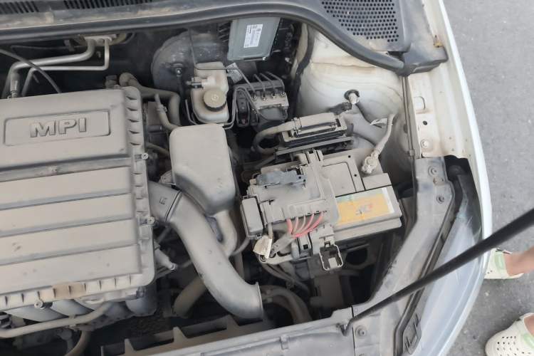 Used Volkswagen Santana 2015 Haval H6 1.6L Automatic Luxury Model Engine Bay Left