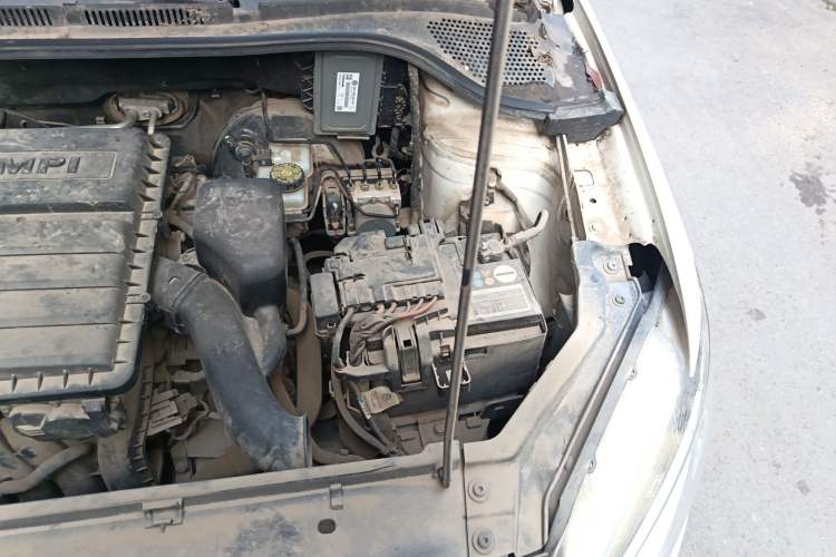 Used Volkswagen Santana 2015 1.4L Manual Comfort Edition Engine Bay Left