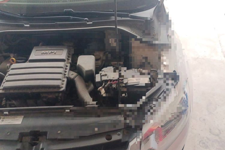 Used Volkswagen Santana 2015 1.6L Manual Comfort Edition Engine Bay Left