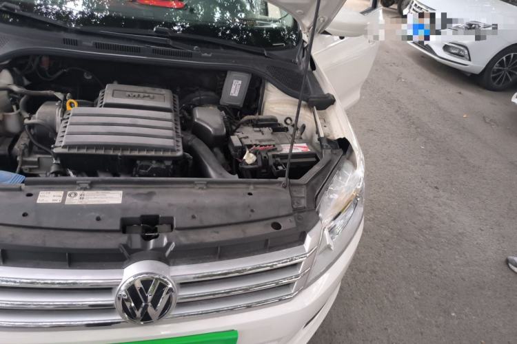 Used Volkswagen Santana 2015 1.6L Automatic Comfort Edition Engine Bay Left