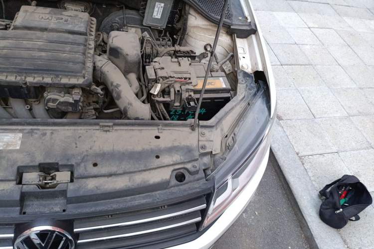 Used Volkswagen Santana 2015 Haval H6 1.6L Automatic Luxury Model Engine Bay Left