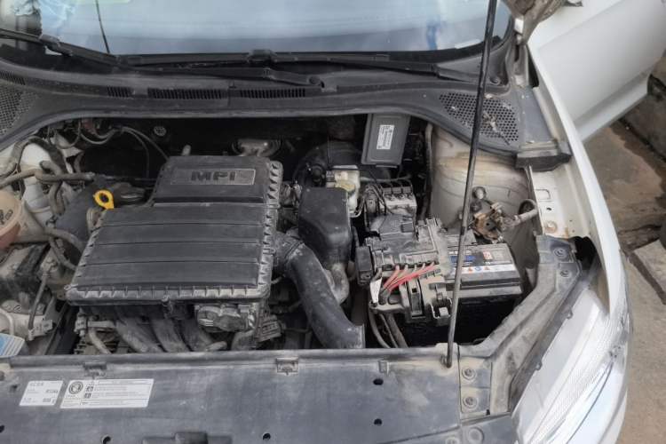 Used Volkswagen Santana 2015 1.4L Manual Fashion Edition Engine Bay Left