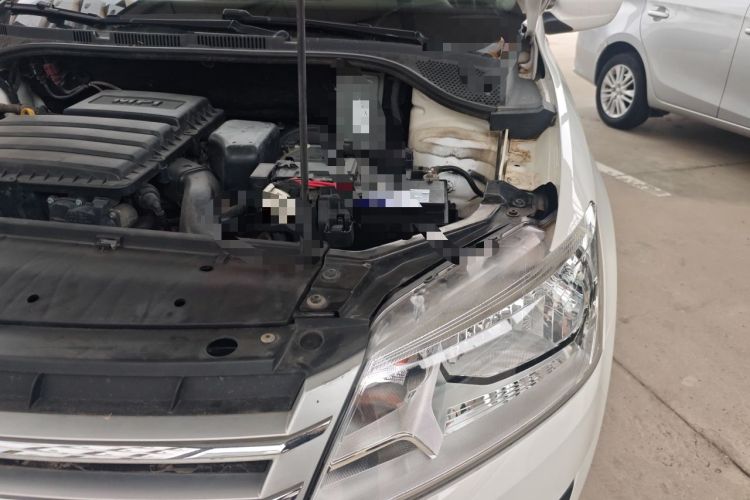Used Volkswagen Santana 2015 1.6L Automatic Comfort Edition Engine Bay Left