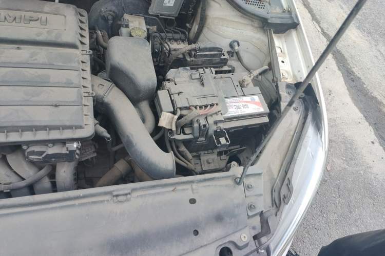 Used Volkswagen Santana 2015 Haval H6 1.6L Automatic Comfort Model Engine Bay Left