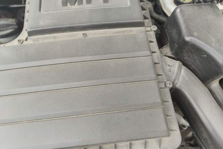 Used Volkswagen Santana 2015 1.6L Automatic Comfort Edition Engine Bay Left