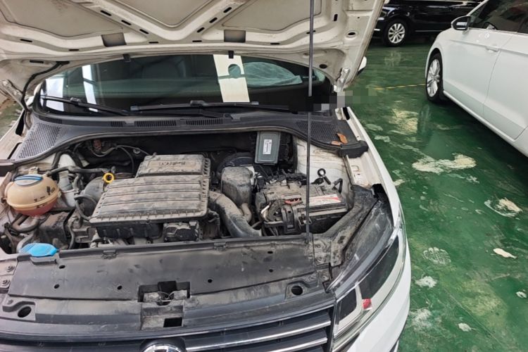 Used Volkswagen Santana 2015 Haval H6 1.6L Automatic Luxury Model Engine Bay Left