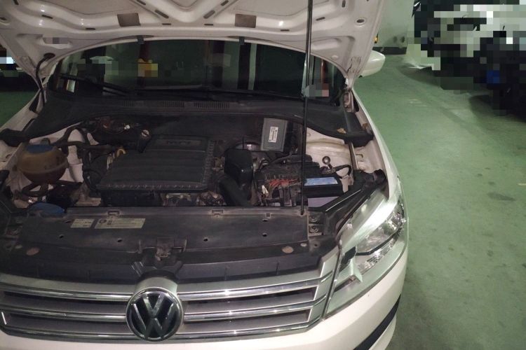 Used Volkswagen Santana 2015 1.6L Automatic Comfort Edition Engine Bay Left
