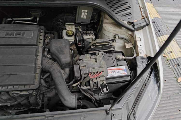 Used Volkswagen Santana 2015 Haval H6 1.6L Automatic Luxury Model Engine Bay Left