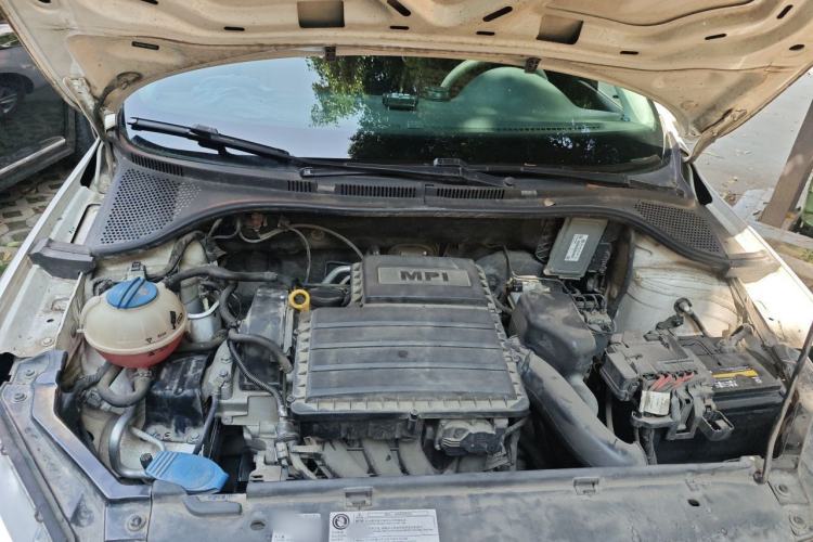 Used Volkswagen Santana 2015 1.4L Manual Fashion Edition Engine Bay